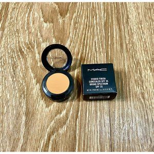 MAC Cosmetics Studio Finish SPF35 Concealer NW40 - Full Size 7 g / 0.24 Oz. New